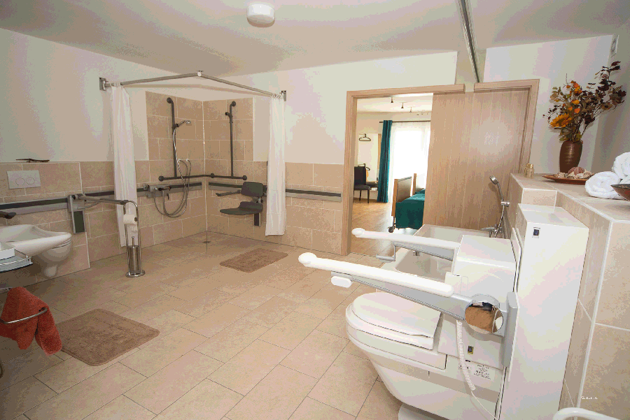 Rolstoelvriendelijke badkamer